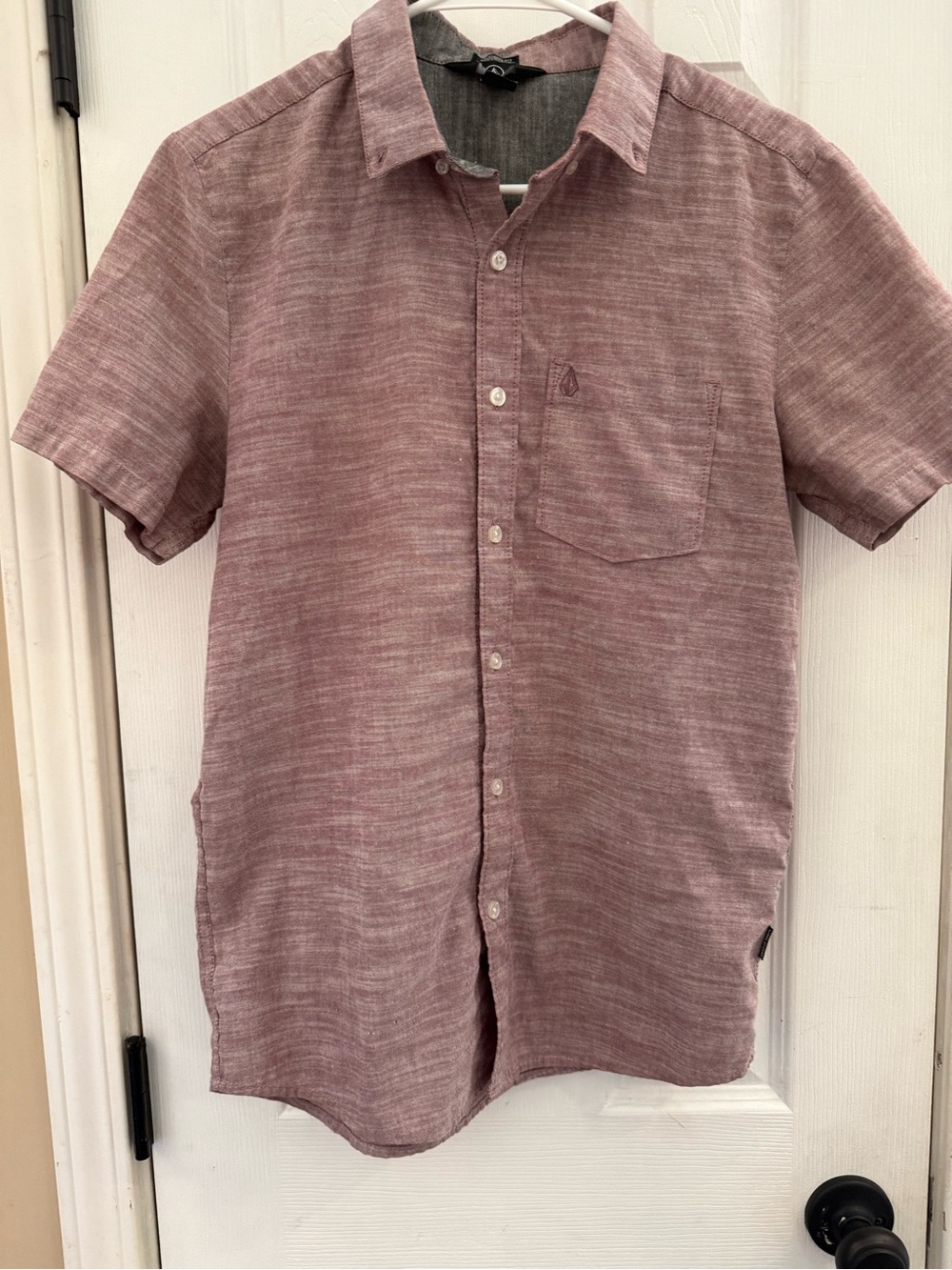 Volcom Short-Sleeve Button-Down Shirt in Dusty Mauve